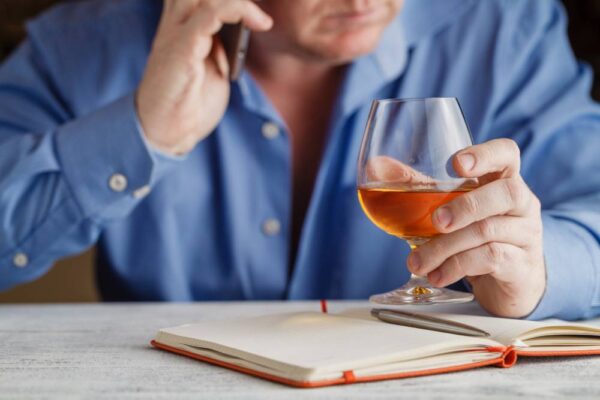 Podwójna osobowość alkoholika: diagnoza i leczenie