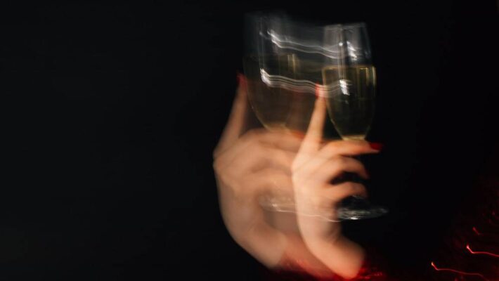 Dlaczego alkoholik kłamie: unikanie odpowiedzialności