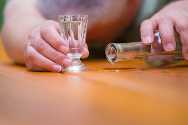 Drogi wyjścia: co zrobić z alkoholikiem w domu?