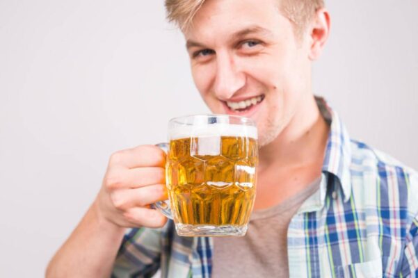 Praca nad sobą: Jak przestać pić piwo bez stresu